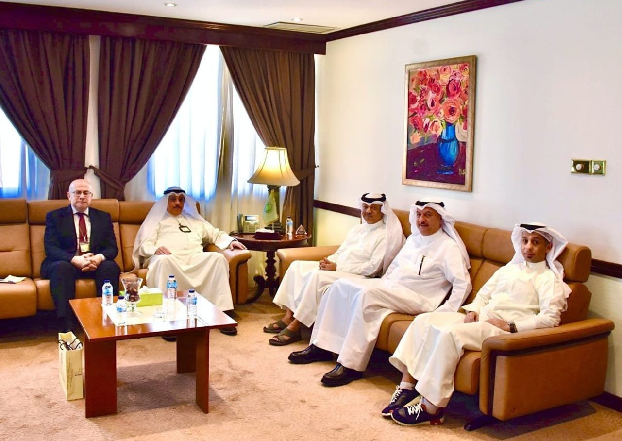 رئيس الاتحاد العربي للتطوع يبحث تعزيز التعاون مع المعهد العربي للتخطيط في الكويت